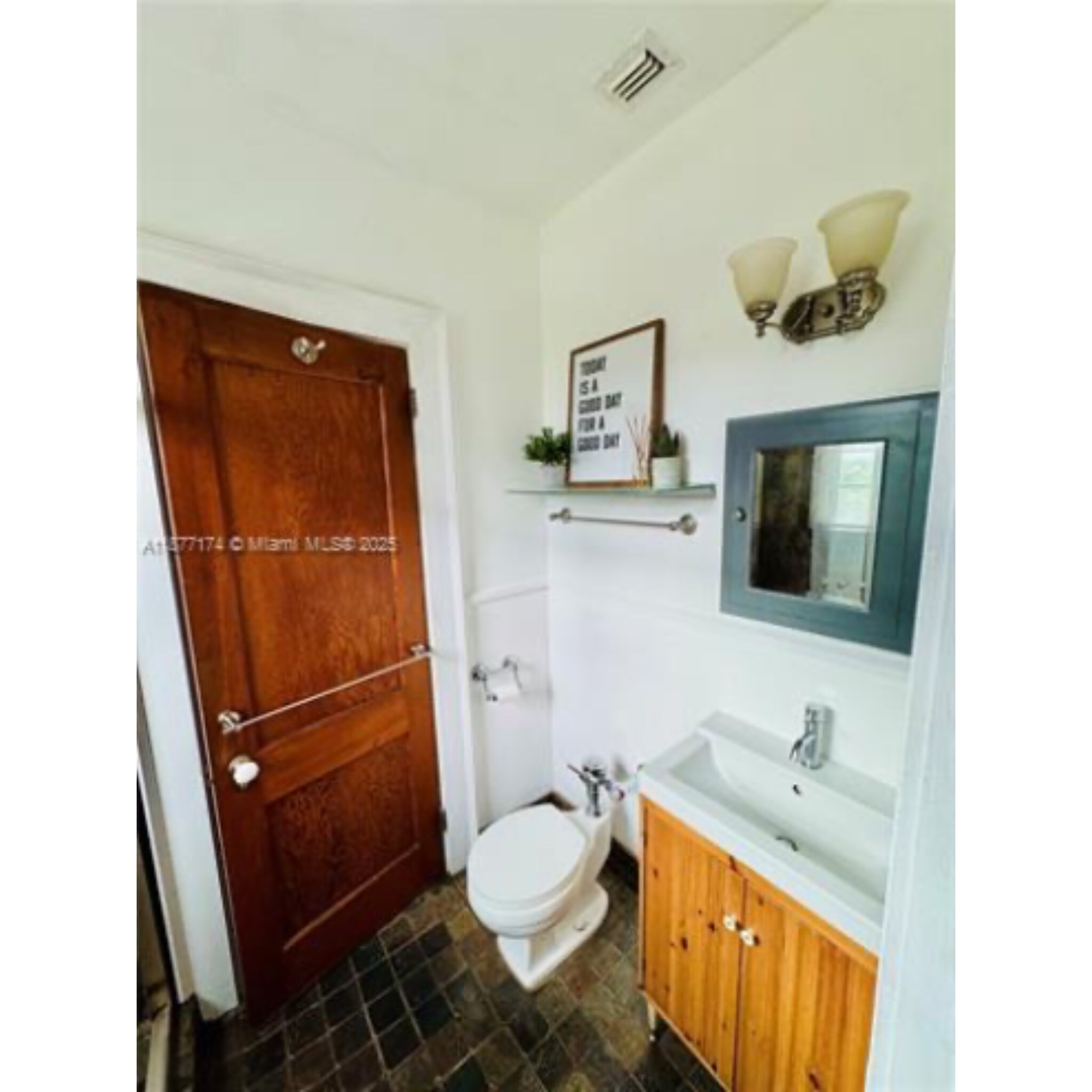 Building Photo - 3224 Biscayne Blvd