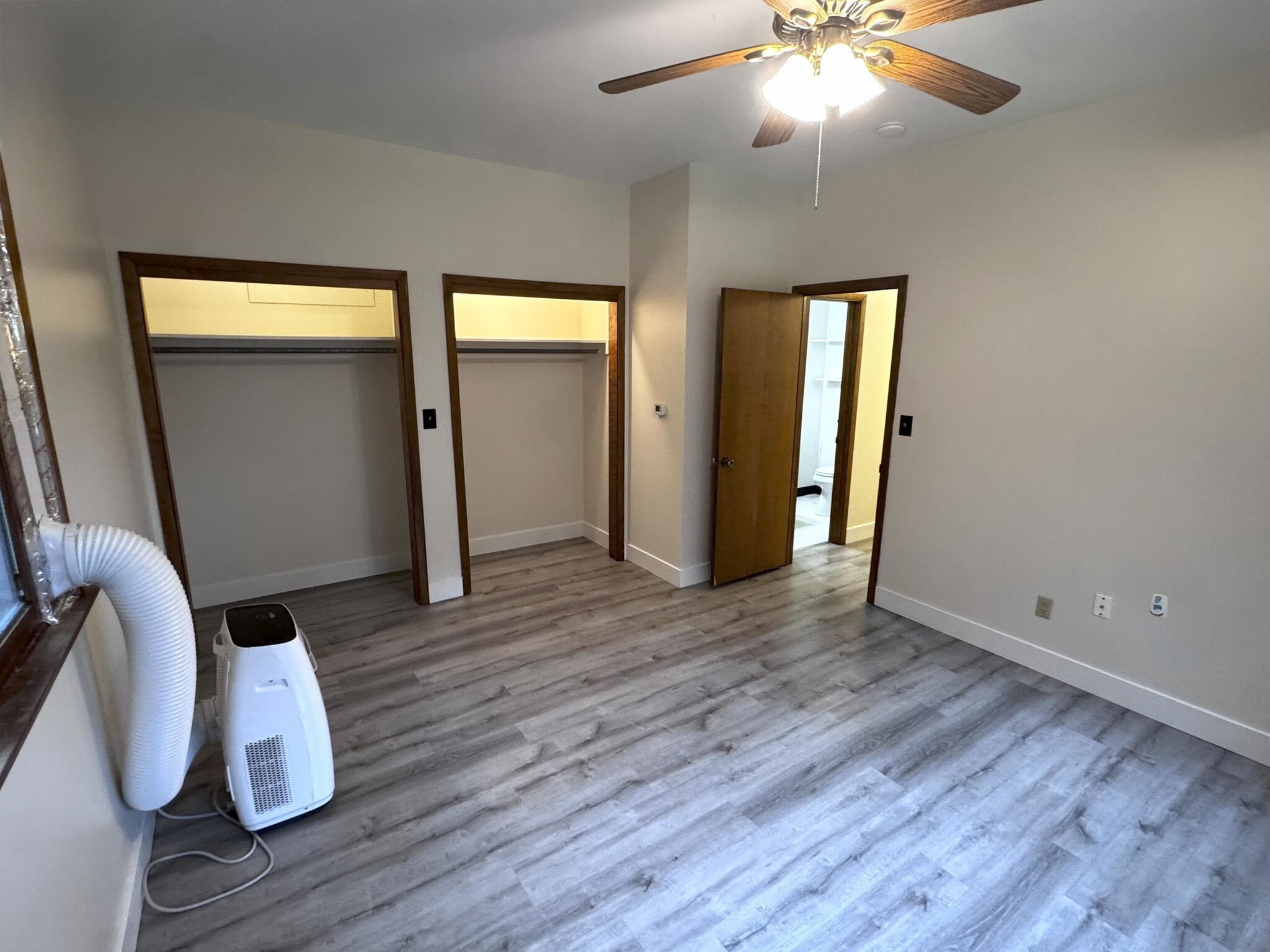 Building Photo - 3168 Dubuque St NE