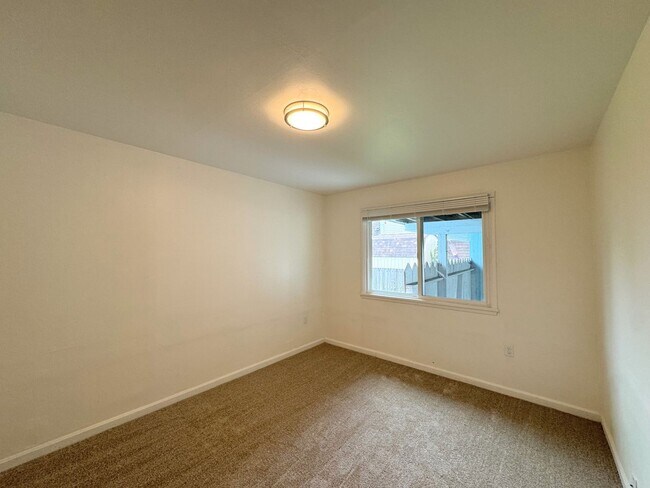 Building Photo - Dudley 3502-3504#