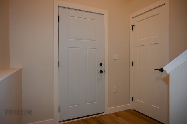Building Photo - *RENT SPECIAL* Spacious 4 Bed, 2 Bath Sing...