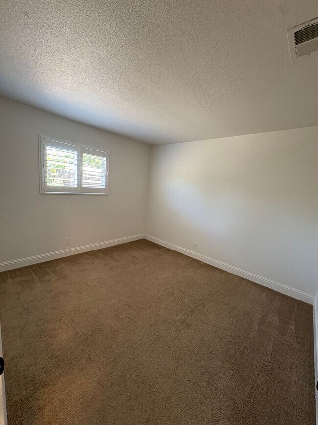 Building Photo - 254 De Soto Dr