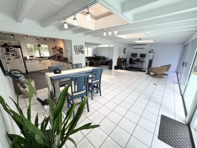 Building Photo - 2 bed, 1 bath in highly desirable Kailua N...