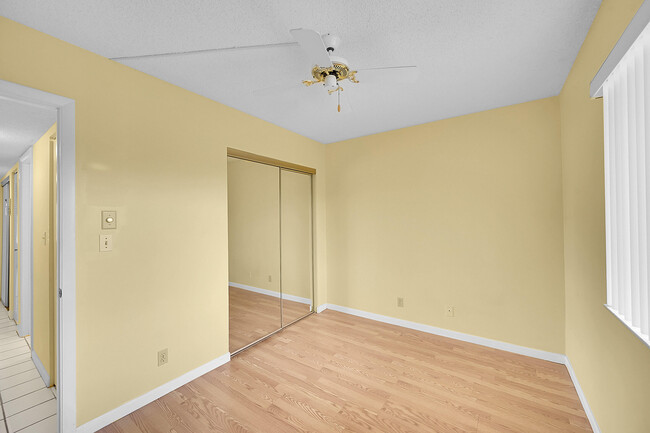 Building Photo - 3154 Via Poinciana