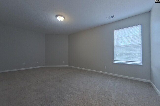 Building Photo - 410 Fox Trot Dr