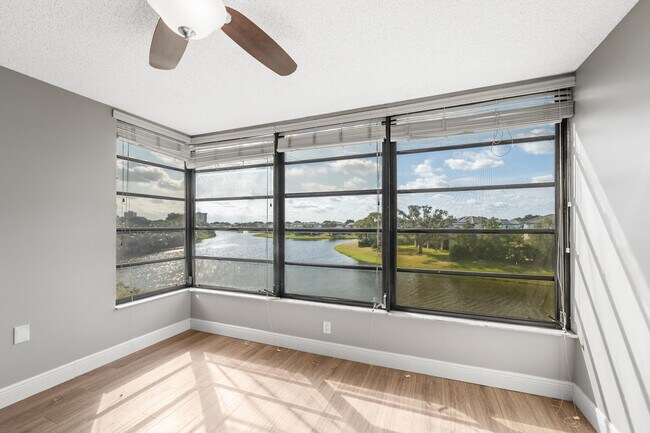 Building Photo - 3636 Whitehall Dr