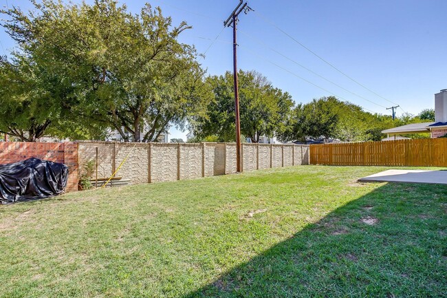 Building Photo - Beautiful two-story home in Prime Location