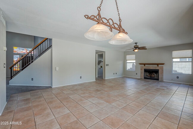 Building Photo - 2340 W Myrtle Dr