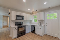 Building Photo - Newly Renovated House in Accokeek