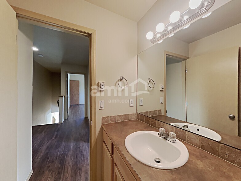 Building Photo - 9609 200th St E