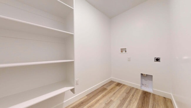 Building Photo - Newer Old Sorrel Townhome