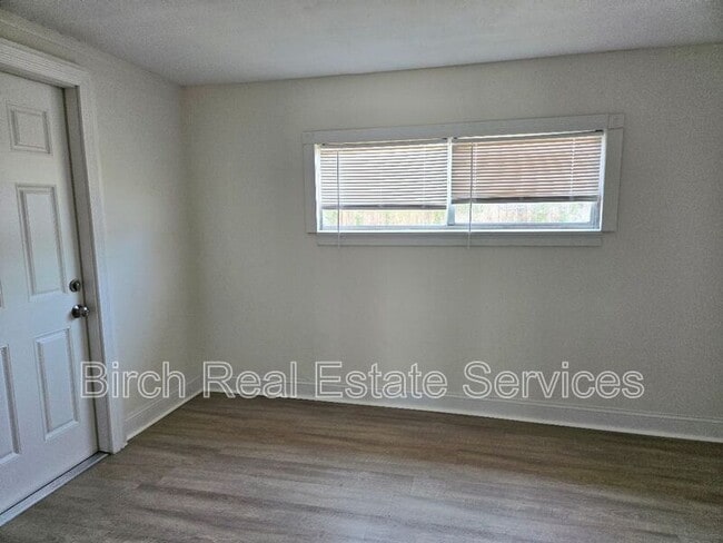 Building Photo - 1247 Chelsea Ln