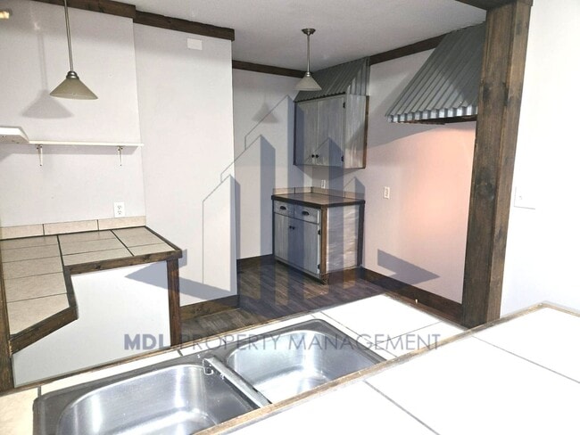 Building Photo - Charming and Affordable 1 bed 1 bath