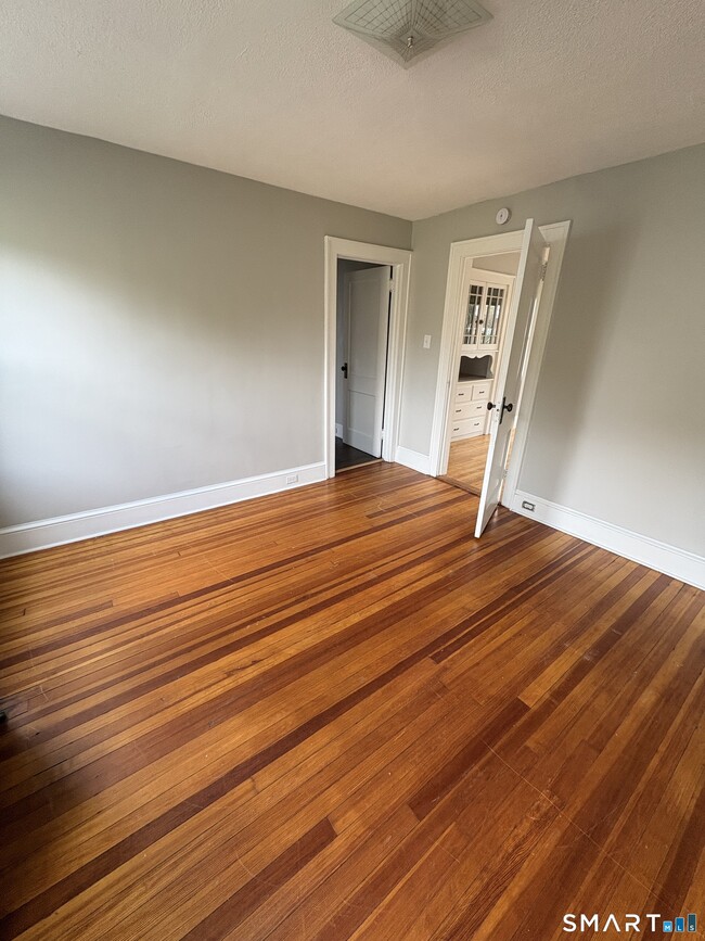 Building Photo - 250 Deerfield Rd