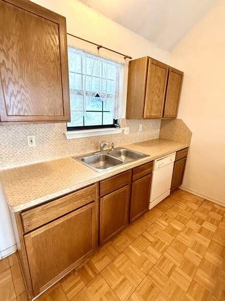 Building Photo - 1057 Blue Bill Cove Dr