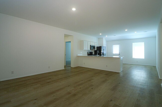 Building Photo - 3122 S 15th Pl