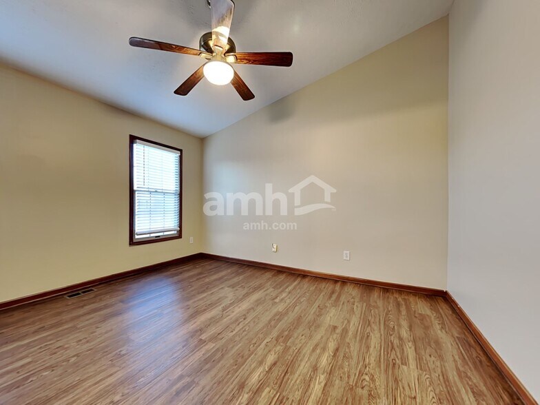 Building Photo - 5829 Sharets Dr