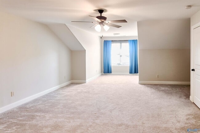 Building Photo - 115 Somer Creek Ln