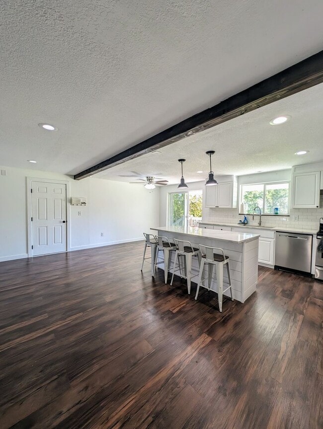 Building Photo - Large 4 Bedroom Home for rent in PO - Over Two Acres and Room to Roam!