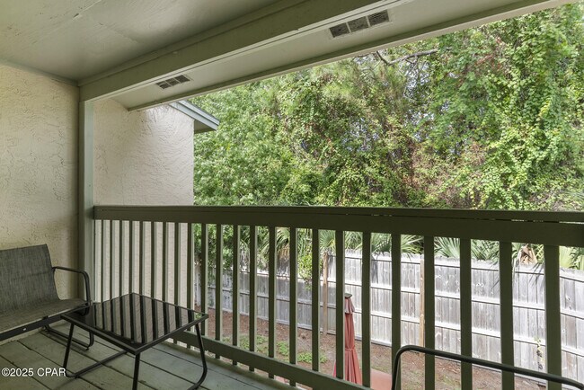 Building Photo - 164 Robin Ln