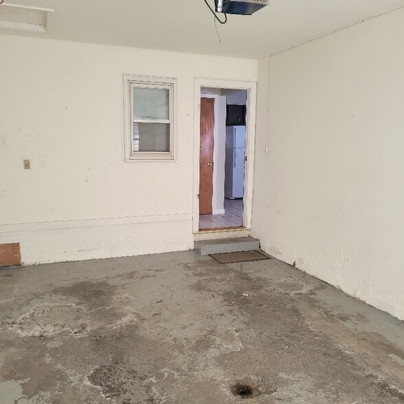 Building Photo - 17 Quarry Dr