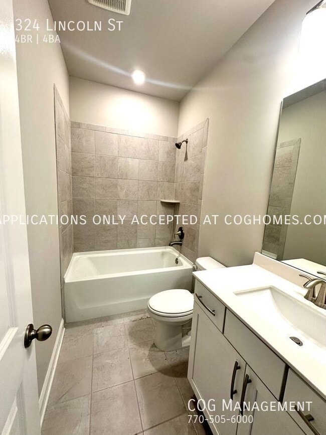 Building Photo - 324 Lincoln St