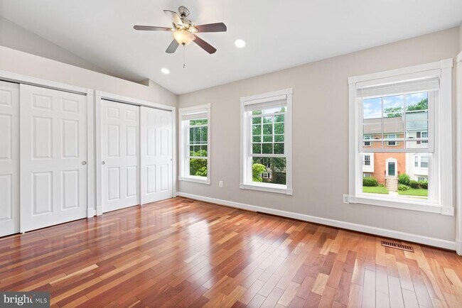 Building Photo - 6187 Green Hollow Ct