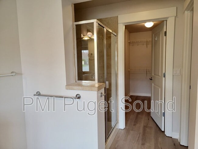 Building Photo - 576 Mount Baker Pl NE