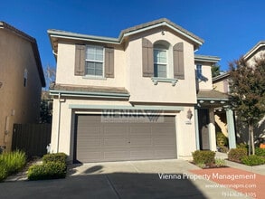 Building Photo - 131 Candela Cir