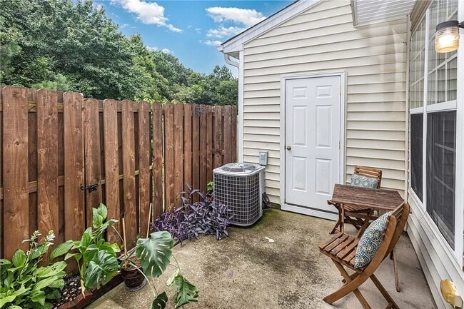 Building Photo - Mauldin Home Available Now!