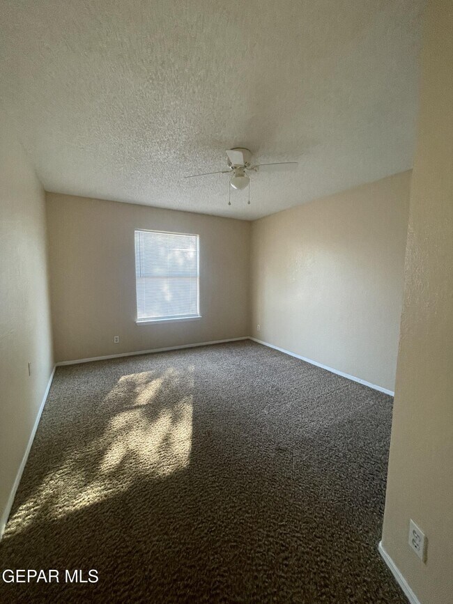 Building Photo - 13928 Pete La Rue Cir