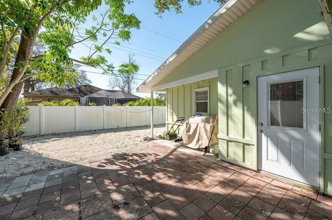 Building Photo - 2676 Martin St