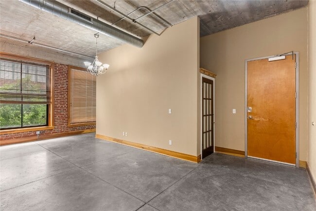 Building Photo - 1601 Washington Ave