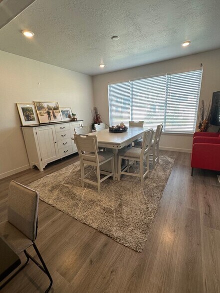 Building Photo - 15454 Midnight View Way