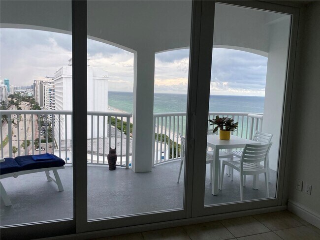 Building Photo - 5401 Collins Ave