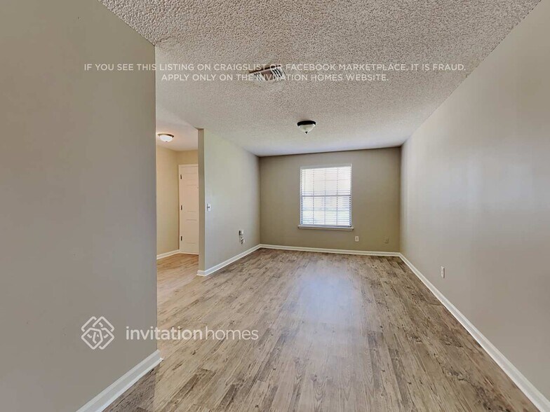 Building Photo - 4502 Crosstie Rd S