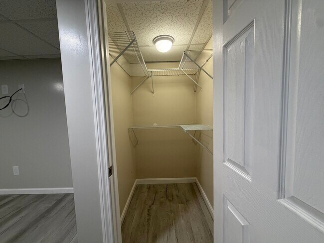 Building Photo - 320-322-322 Wood St