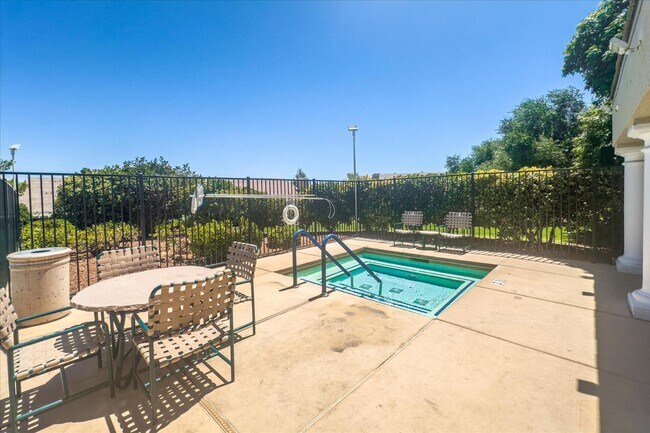 Building Photo - 972 Prestwick St