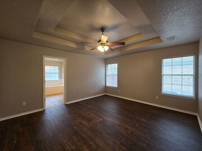 Building Photo - 5609 Hunters Ridge Trail