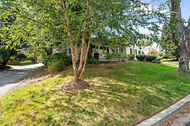 Building Photo - 5191 Linnean Terrace NW