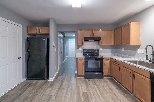 Building Photo - NEWLY RENOVATED !!!! Charming 4-Bedroom Home with Spacious Backyard!