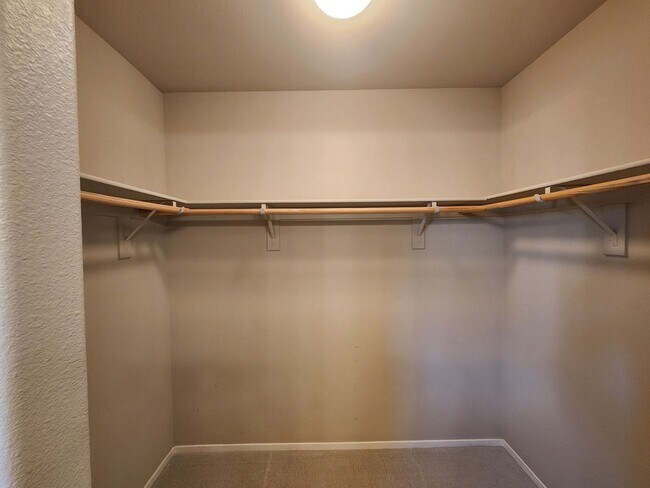 Building Photo - Unique condo with rooftop Strip Views and modern amenities.