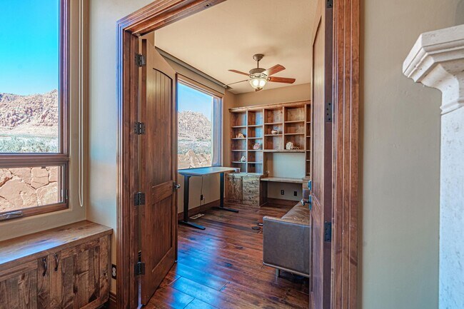 Building Photo - Exquisite Custom Home in Prestigious Commu...