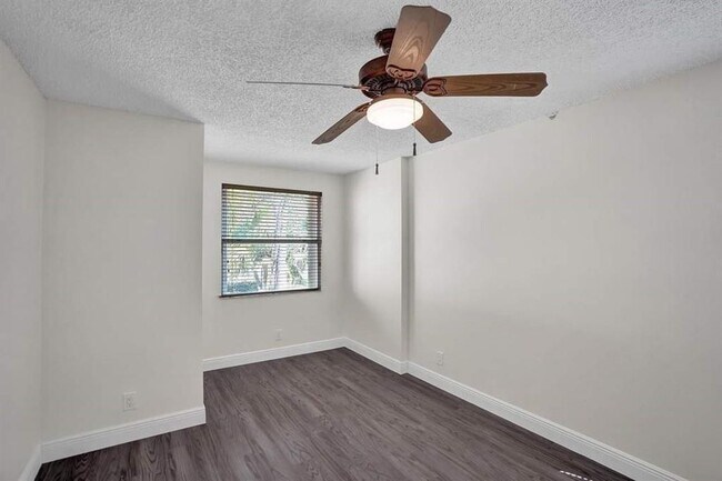 Building Photo - 11032 Boston Dr