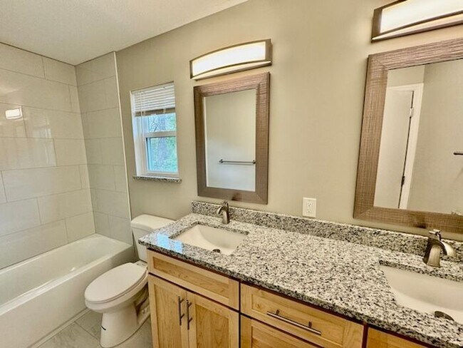 Building Photo - Great rental in South Huntsville near Redstone Arsenal Gate 1