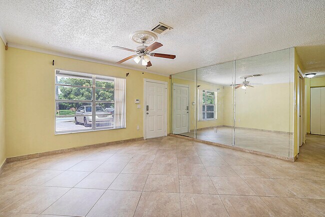 Building Photo - 2346 Caroma Ln