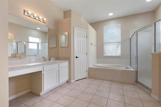 Building Photo - 6121 46th Ln E