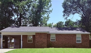 Building Photo - 1503 M Cir