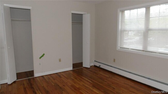 Building Photo - 502 Barclay Manor