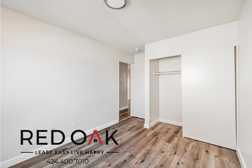 Building Photo - 12883 San Fernando Rd