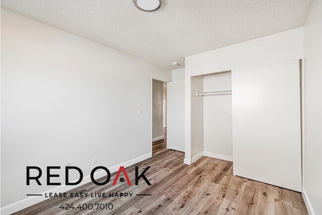 Building Photo - 12883 San Fernando Rd